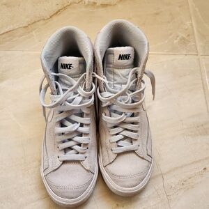 Nike Light Gray Sneakers